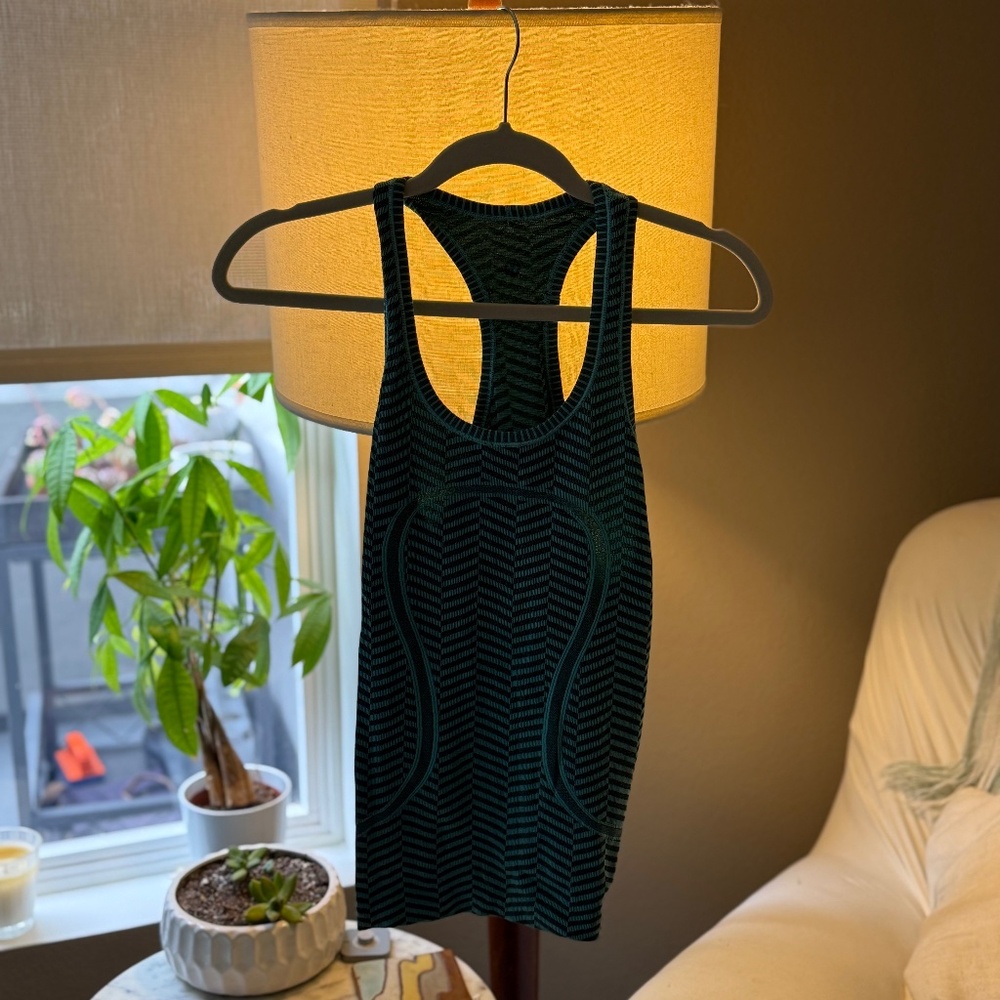 Lululemon Tank (Like New) (Blue/Green)(XS)